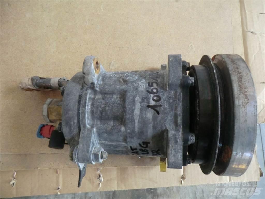 CAT 928G Construction - Others
