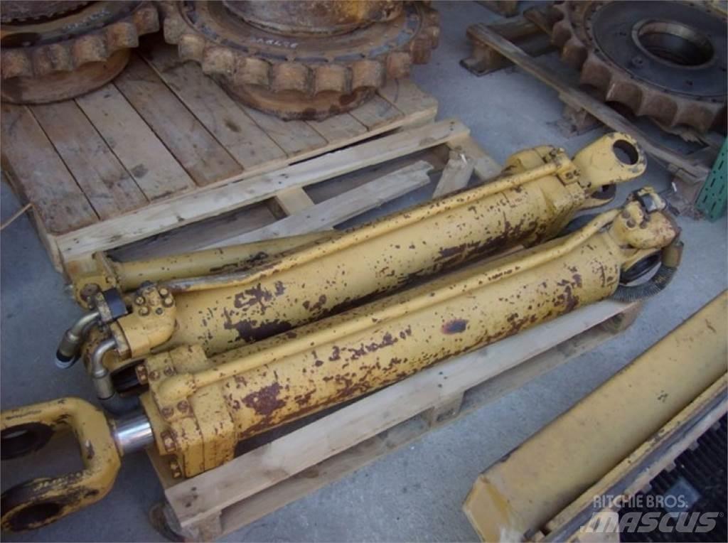 CAT 963 Construction - Others