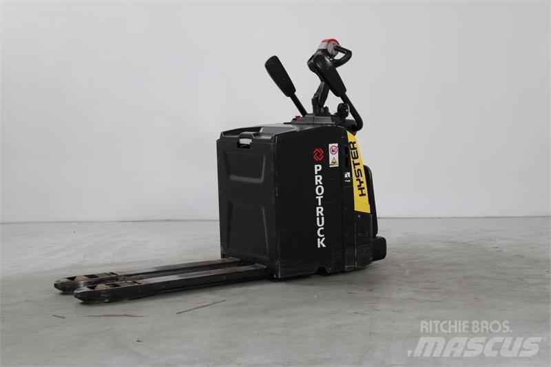 Hyster P2.0S Low lifter with platform