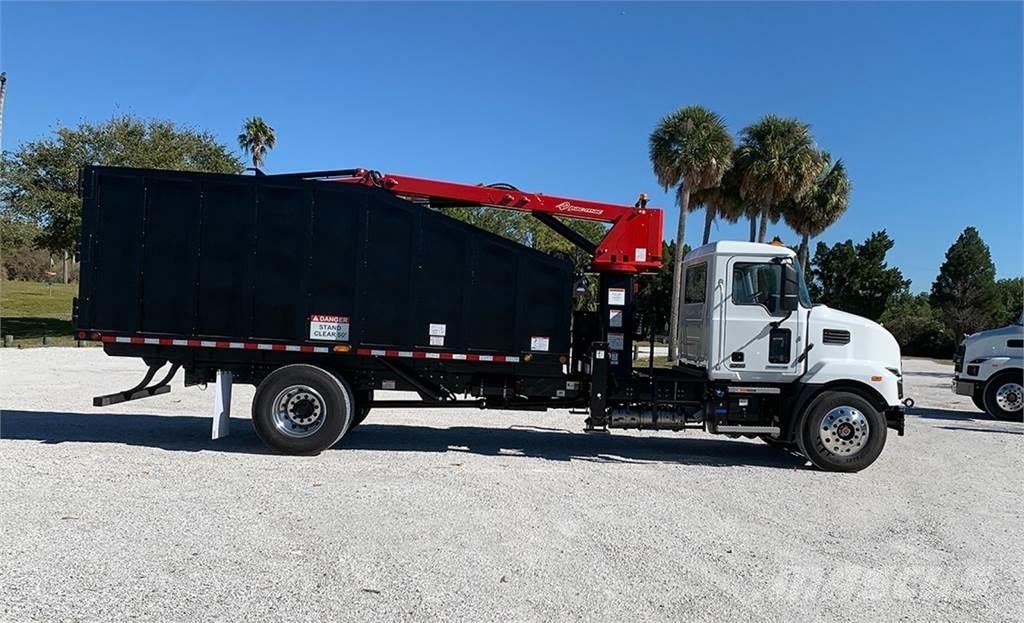 Mack MD6 Grapples