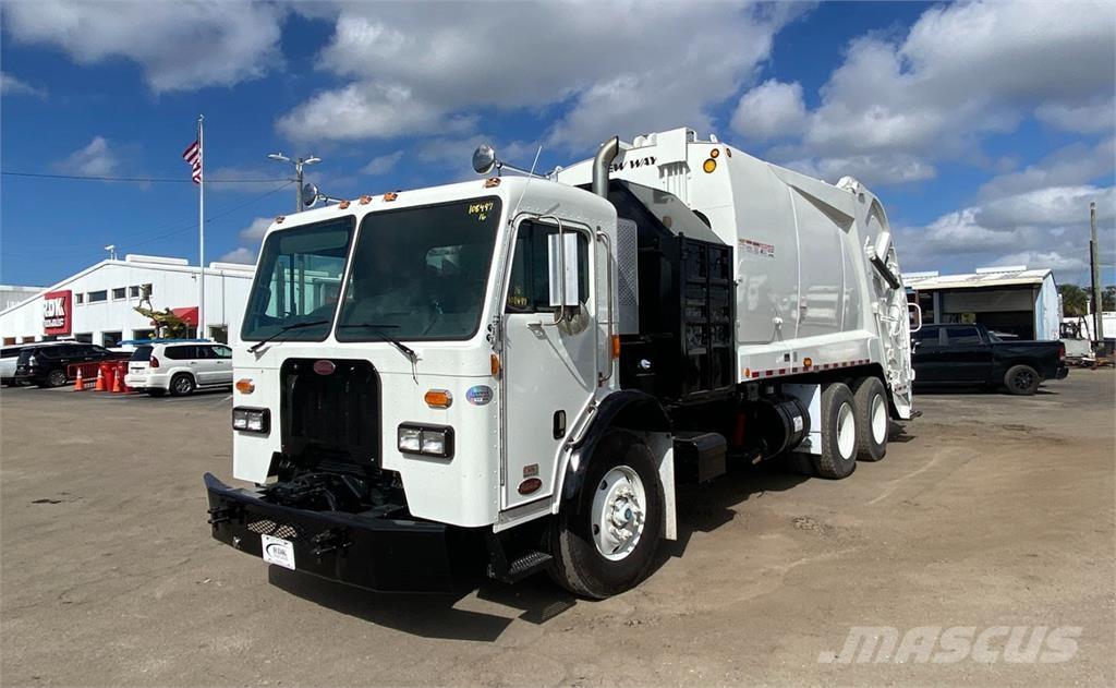 Peterbilt 320 Waste trucks