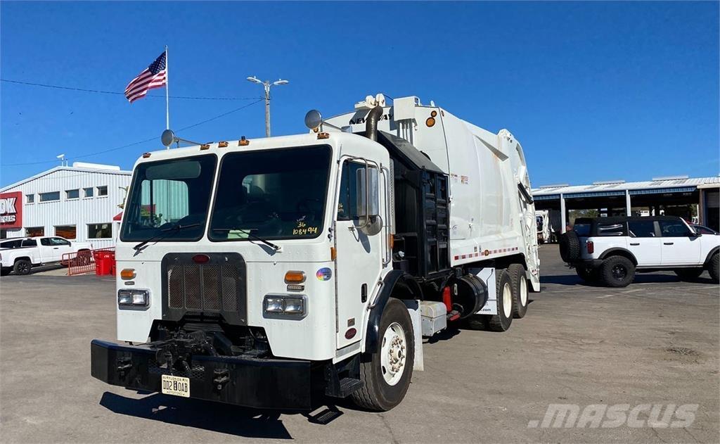 Peterbilt 320 Waste trucks