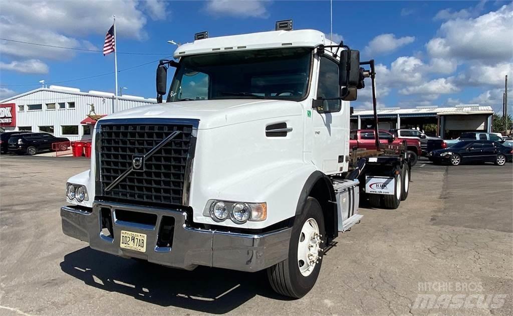 Volvo VHD64 Cable lift demountable trucks