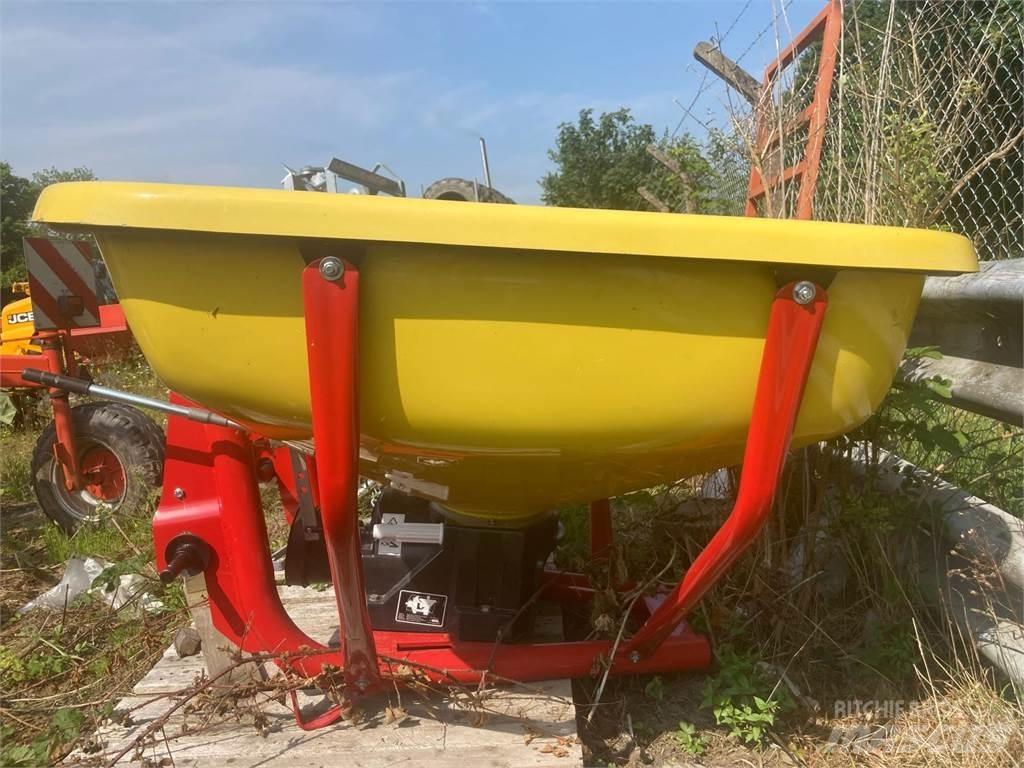  Cosmo Manure spreaders