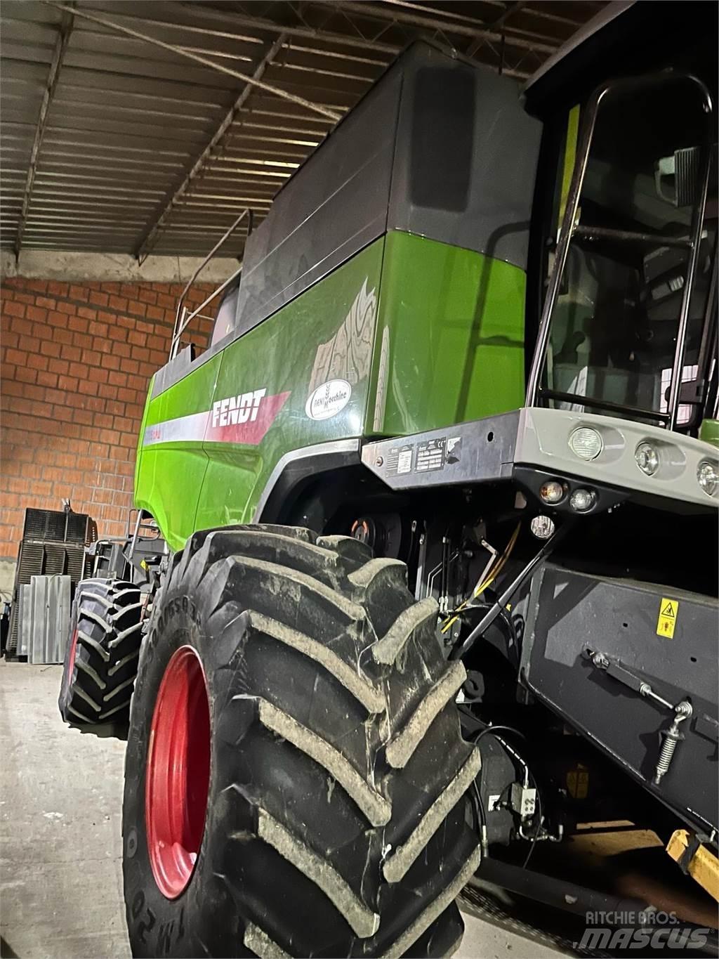 Fendt 6335 C PLI Combine harvesters