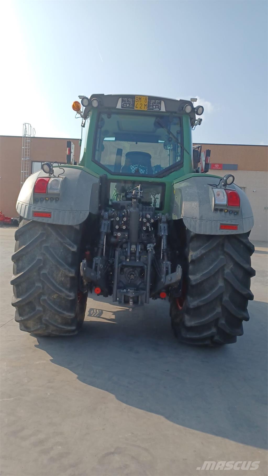 Fendt 828 SCR Tractors