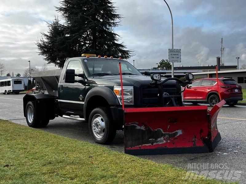 Ford F-550 Snow blades and plows