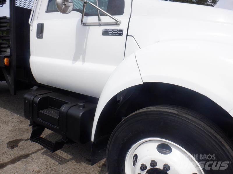 Ford F-650 Flatbed / Dropside trucks