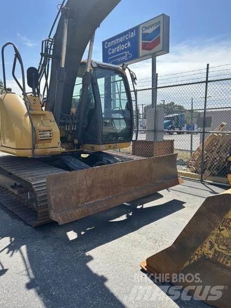 John Deere 135 D Crawler excavators