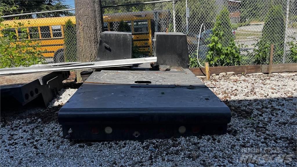  Service Flat Deck Flatbed / Dropside trucks