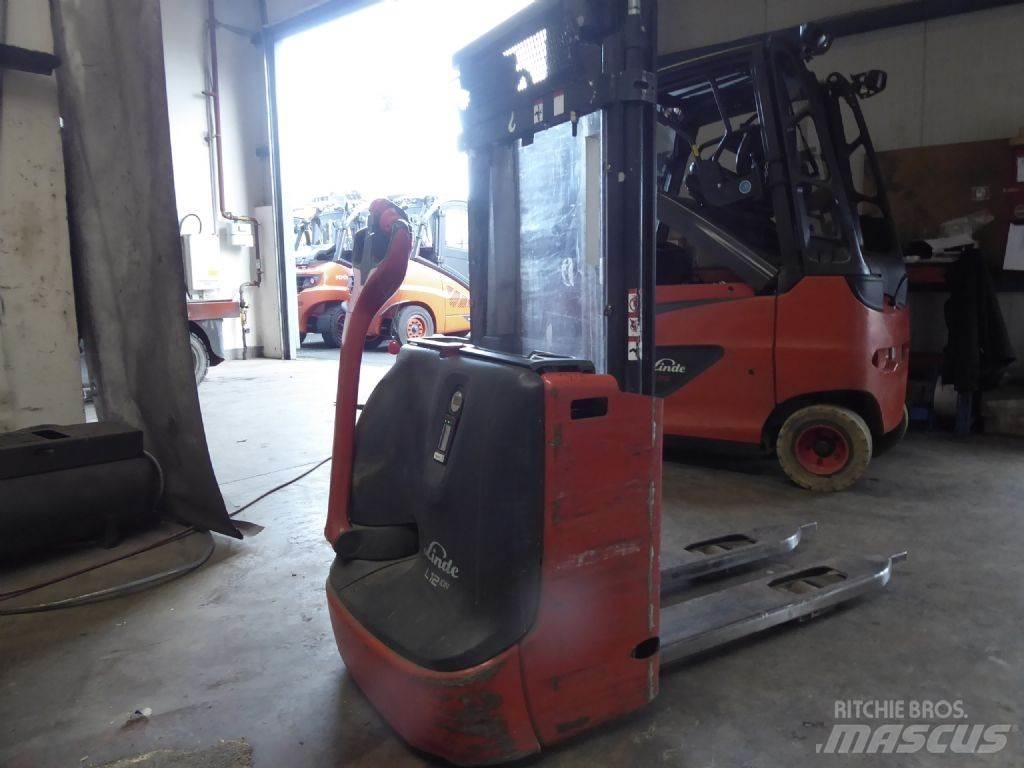 Linde L12L Pedestrian stacker
