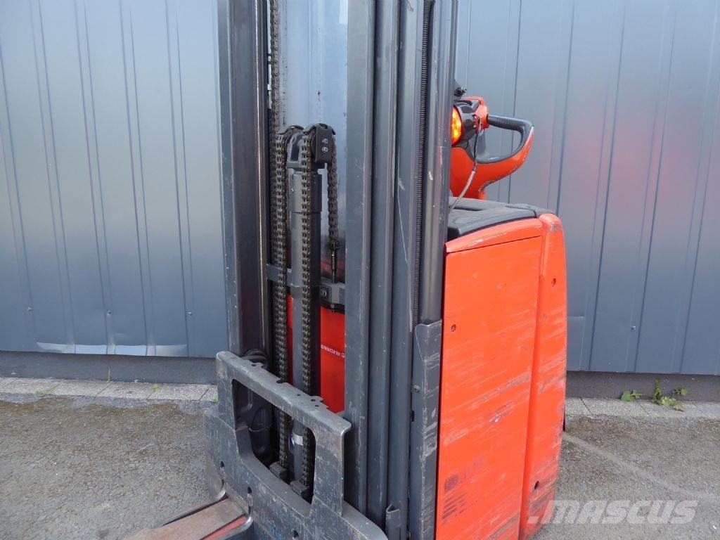 Linde L16 Pedestrian stacker