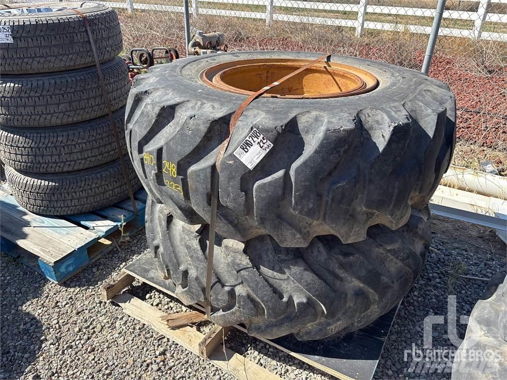  17.5-25 Tyres, wheels and rims