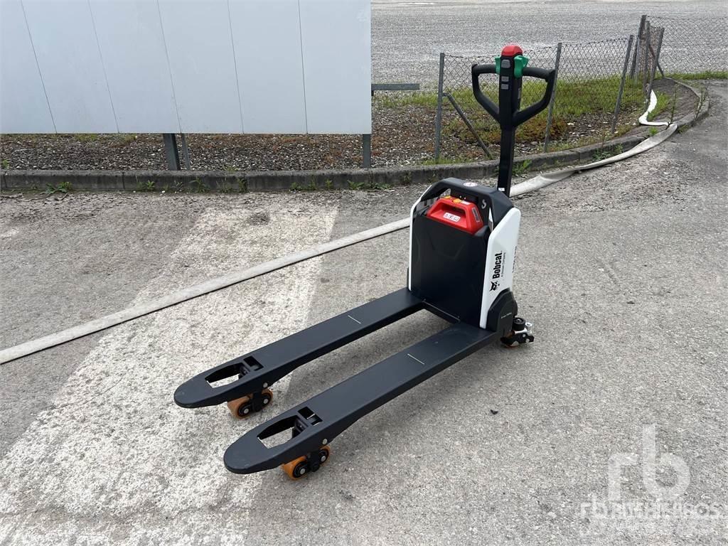 Bobcat LPM15N Pallet racks
