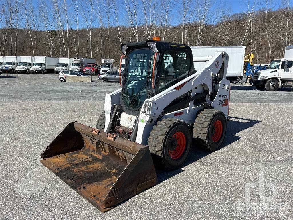 Bobcat S740 Skid steer loaders