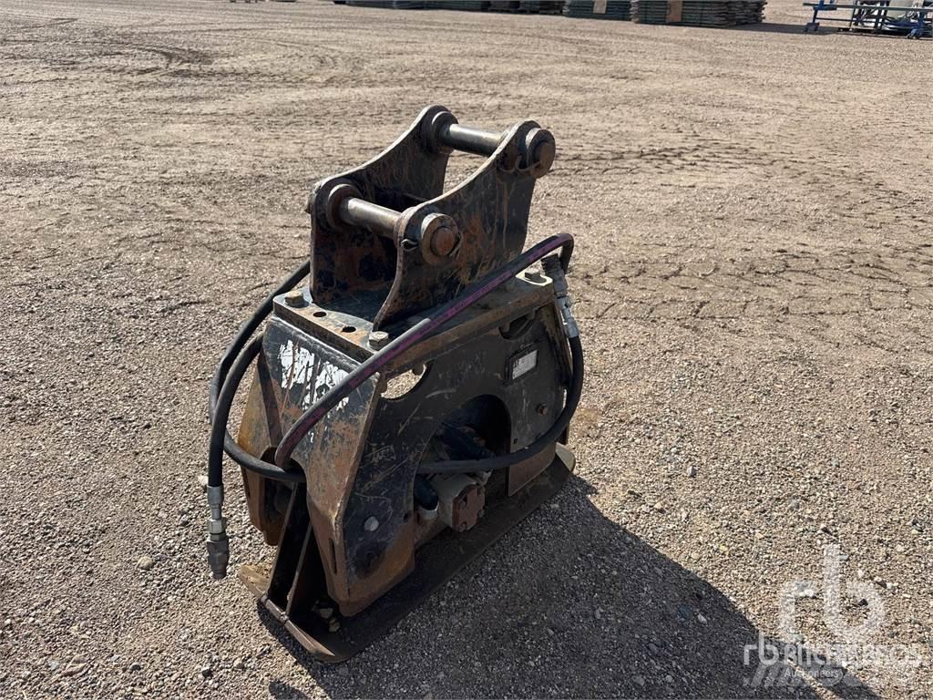 CAT CVP16 Plate compactors