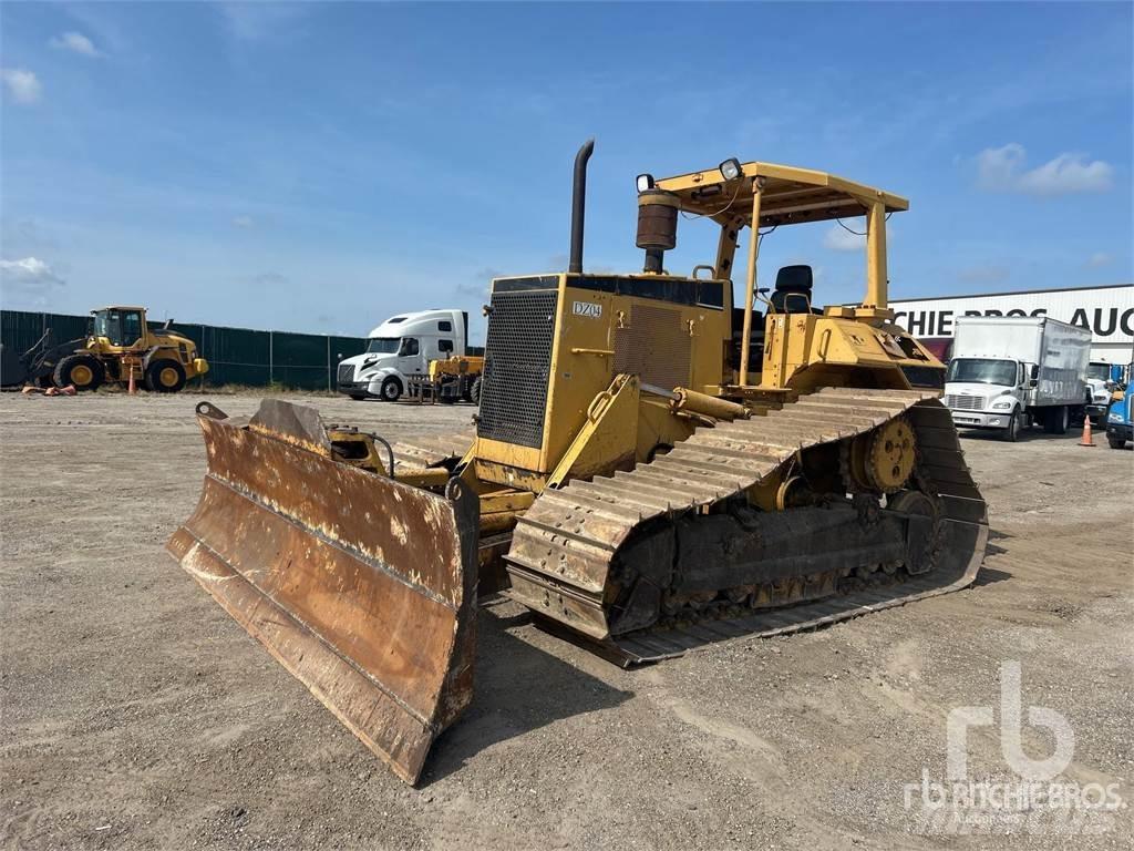 CAT D6M LGP Crawler dozers