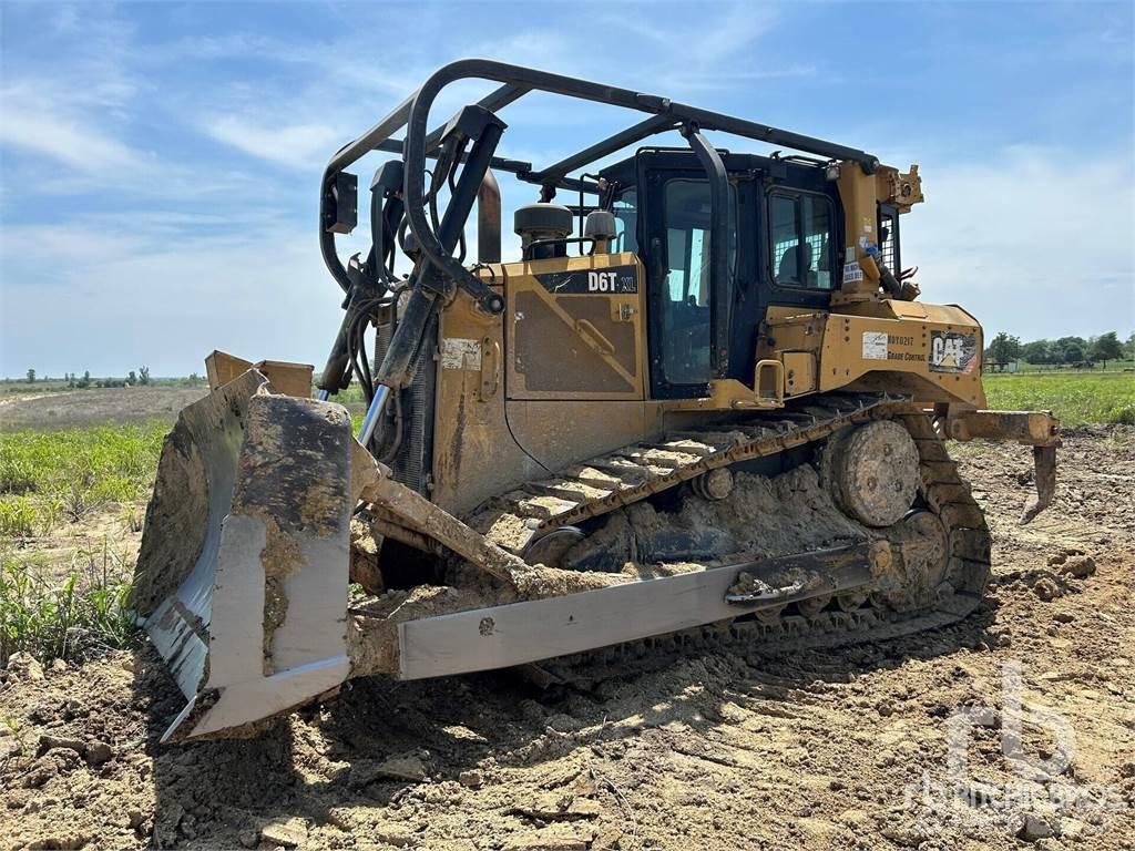 CAT D6T XL Crawler dozers