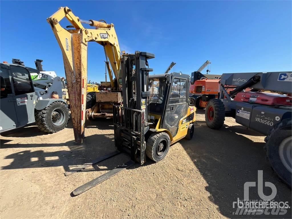 CAT GP33N Diesel trucks