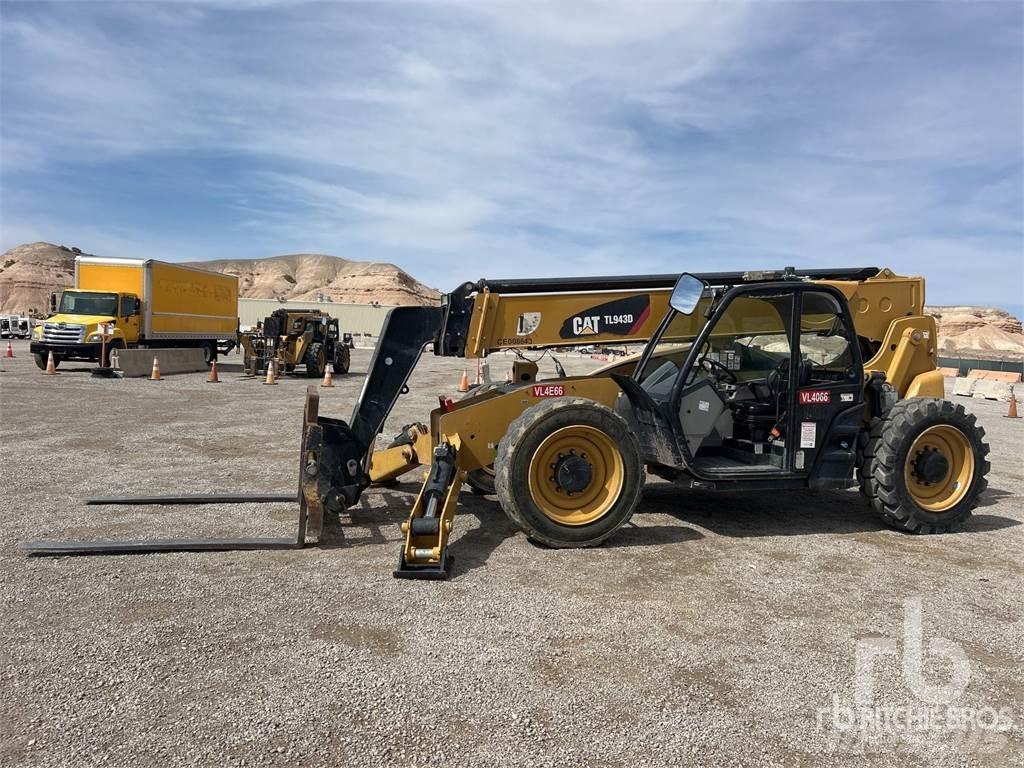 CAT TL943D Telescopic handlers