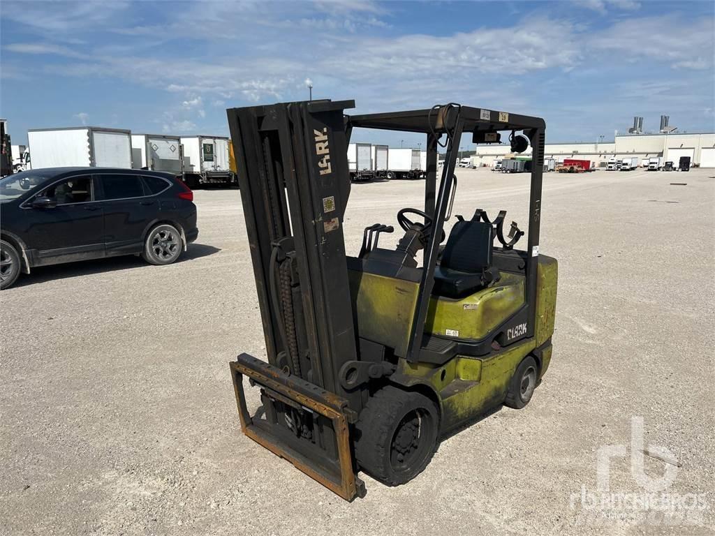 Clark CGC30 Diesel trucks