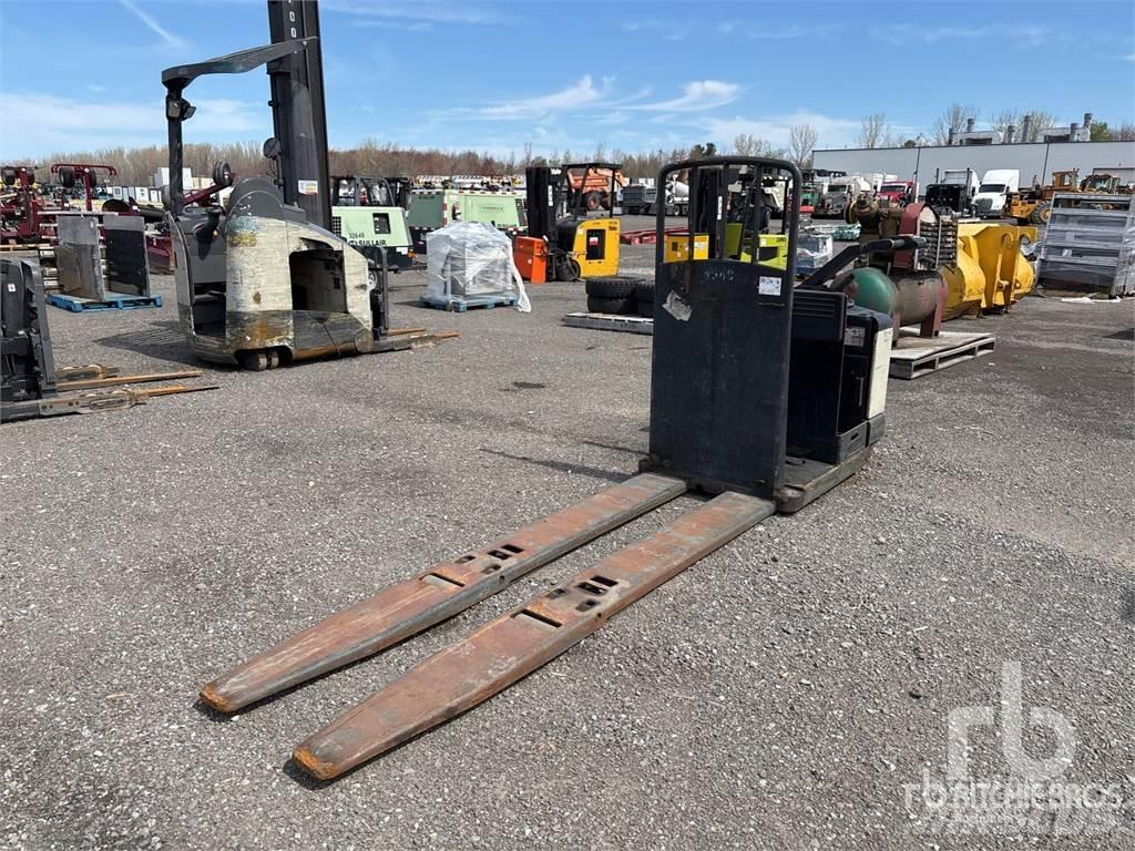 Crown PC3600-80 Pallet racks