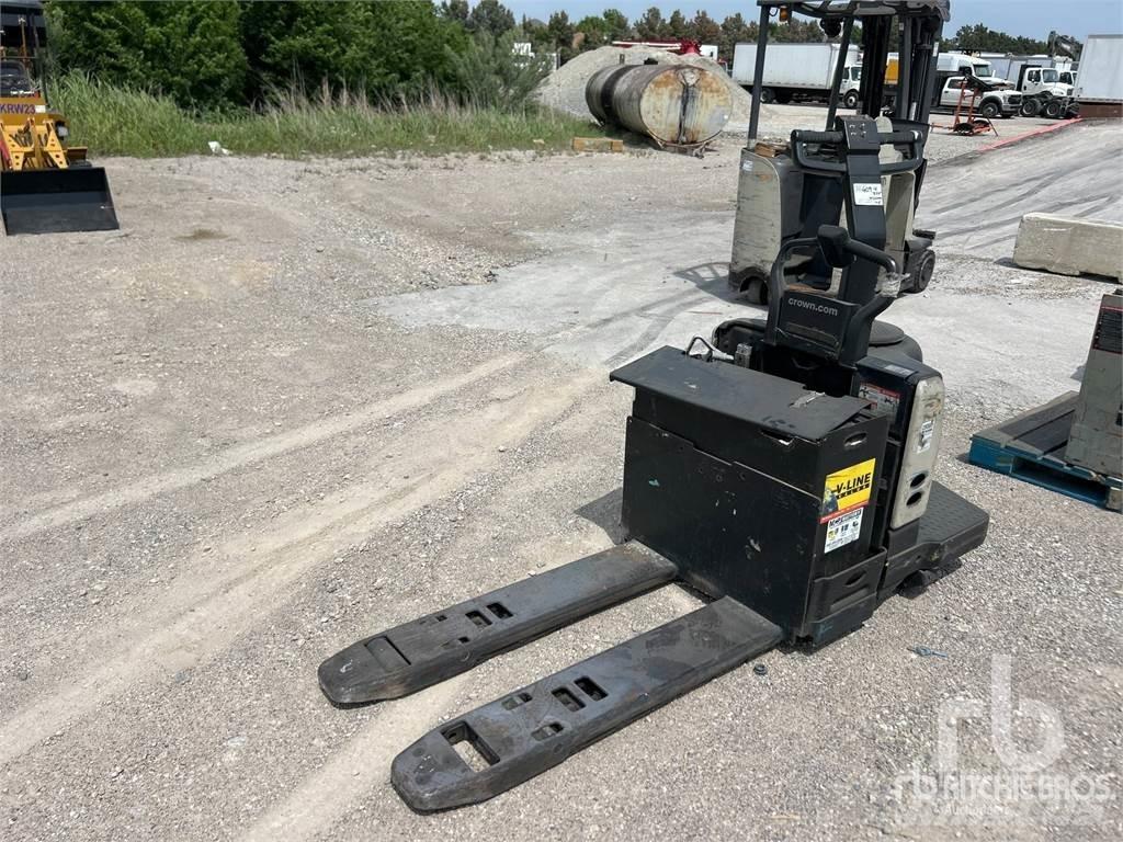 Crown PE4500 Pallet racks