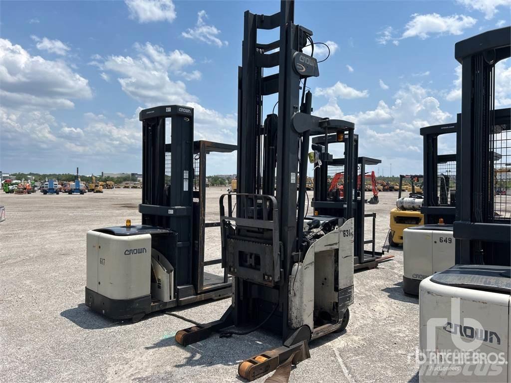 Crown RR5225-35 Electric forklift trucks