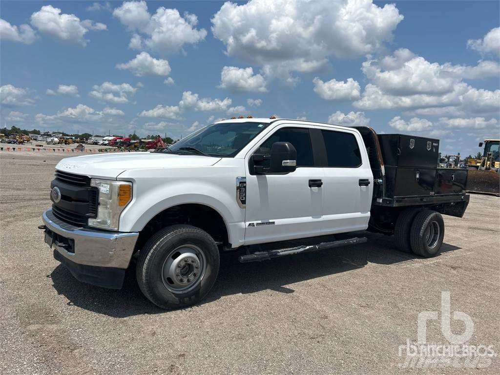 Ford F-350 Flatbed / Dropside trucks