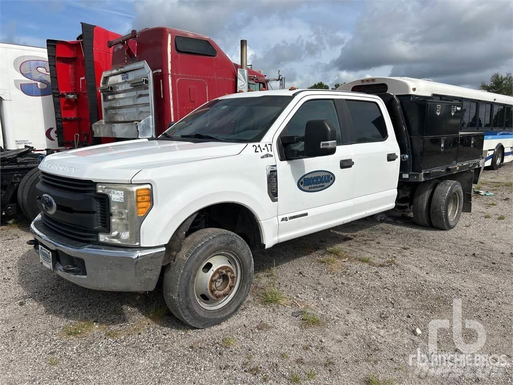 Ford F-350 Flatbed / Dropside trucks