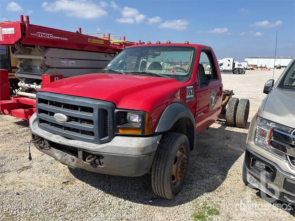 Ford F-450 Chassis Cab trucks