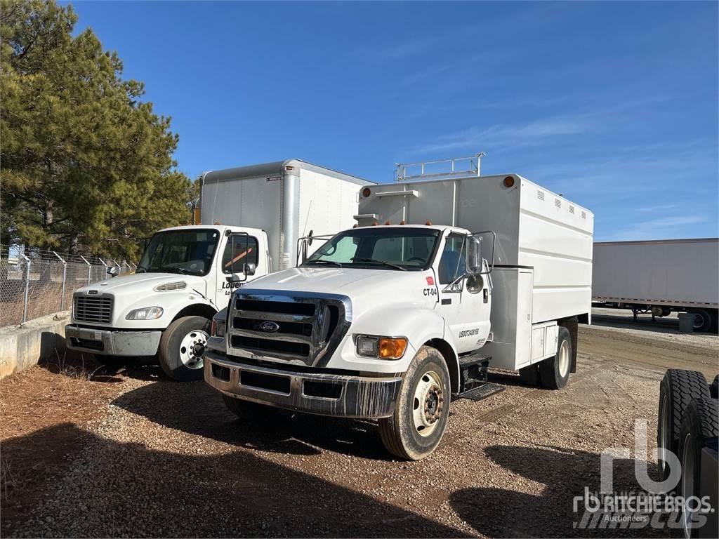 Ford F-650 Wood chip trucks