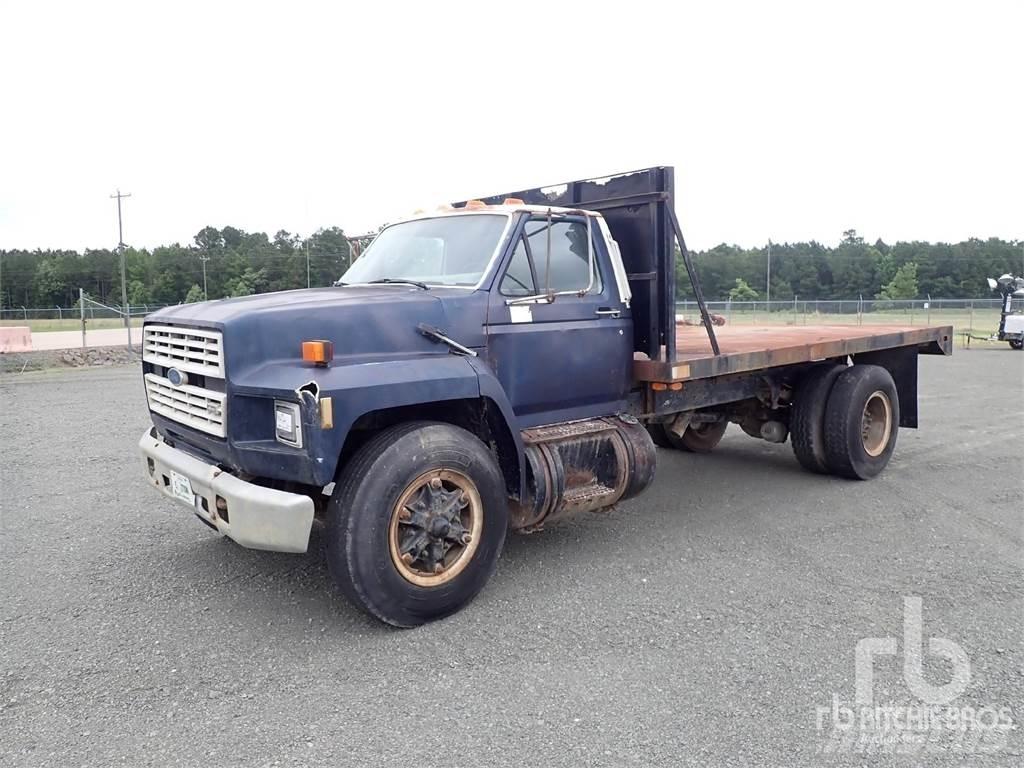 Ford F-800 Flatbed / Dropside trucks