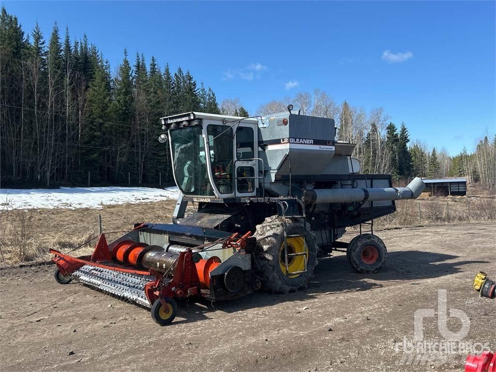 Gleaner L2 Combine harvesters