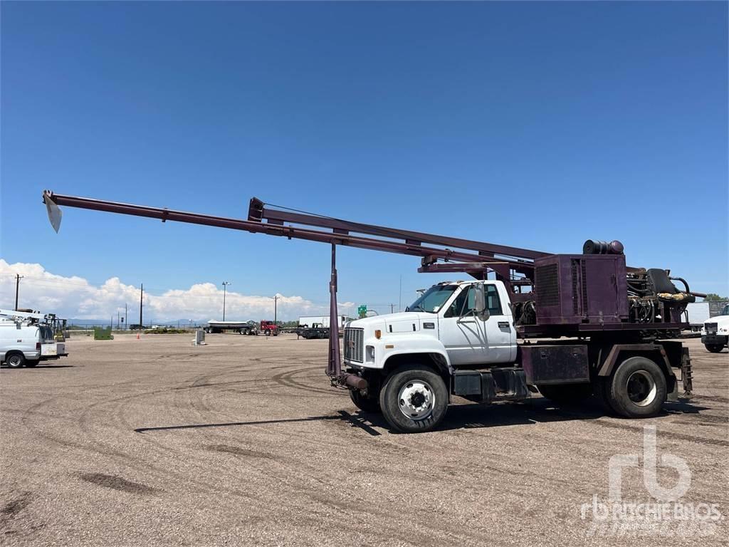 GMC C7H042 Mobile drill rig trucks