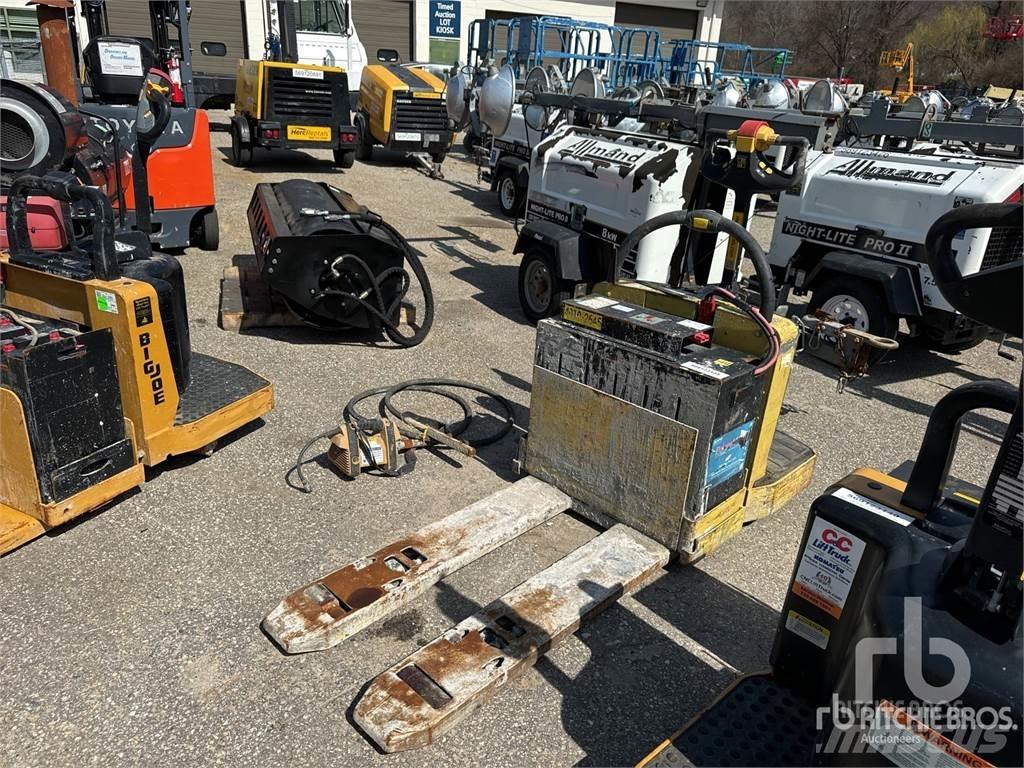 Hyster B60 Pallet racks