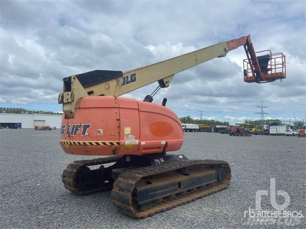 JLG 660SJC Articulated boom lifts