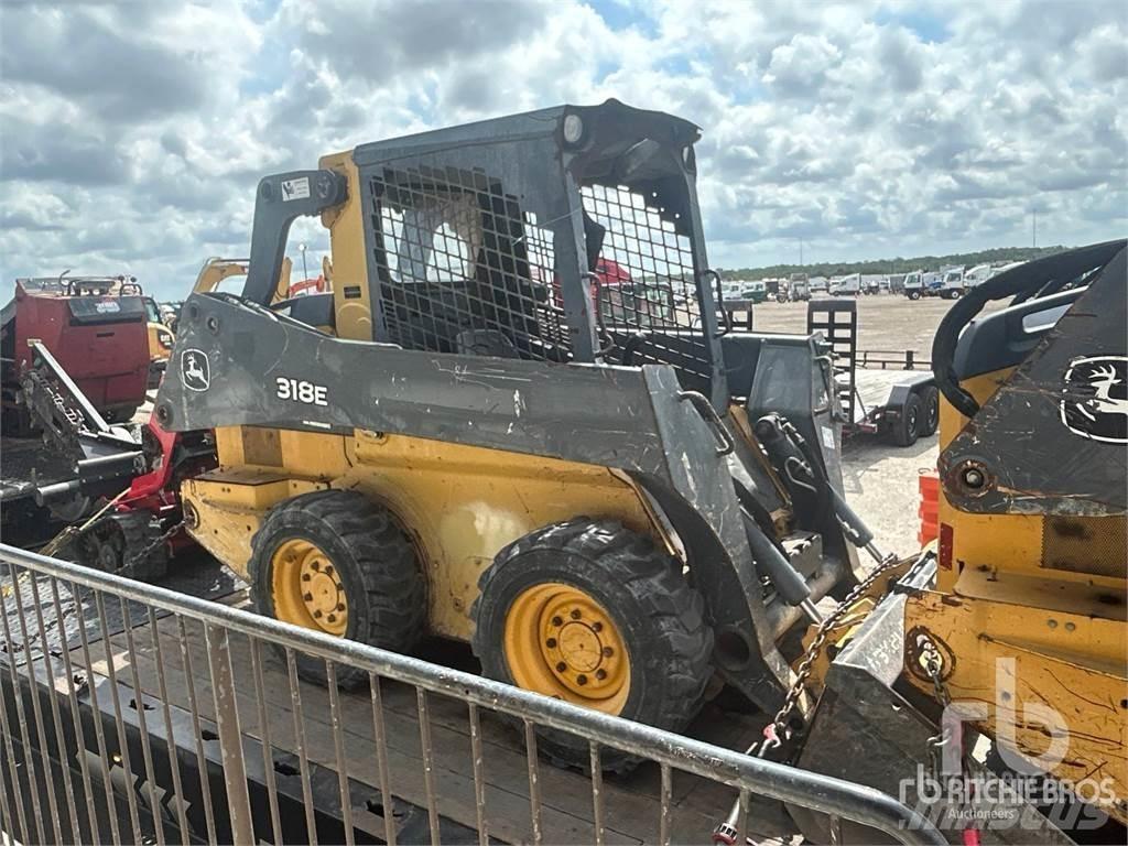 John Deere 318E Skid steer loaders