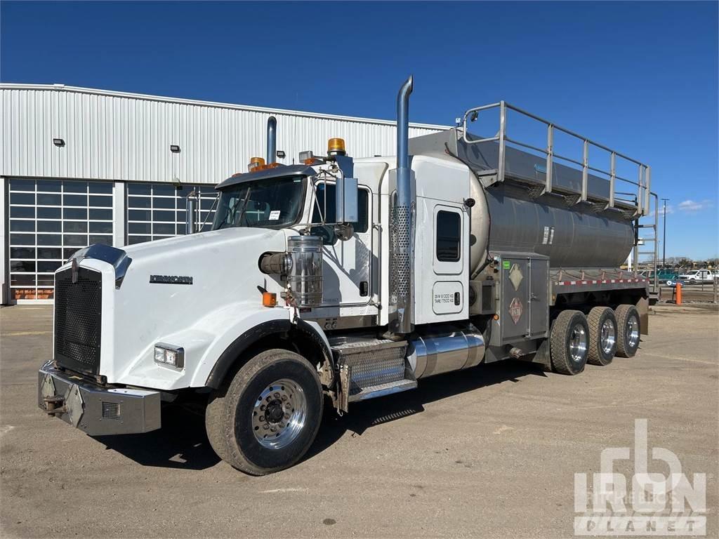 Kenworth T800 Tanker trucks