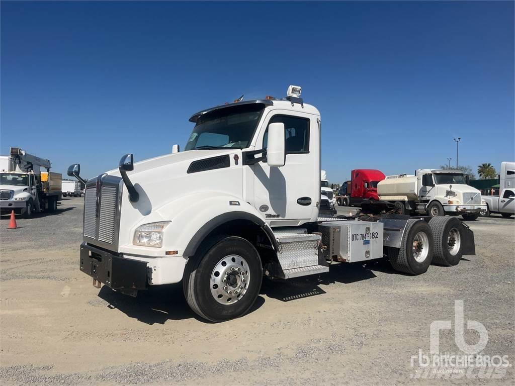 Kenworth T880 Tractor Units
