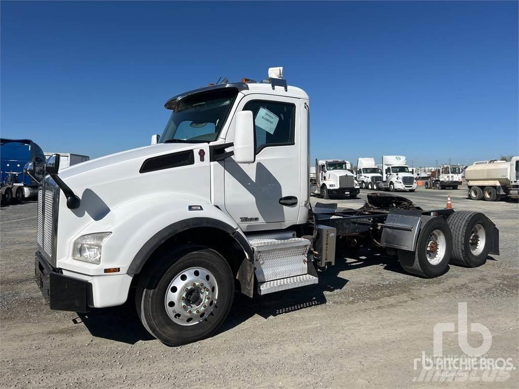 Kenworth T880 Tractor Units