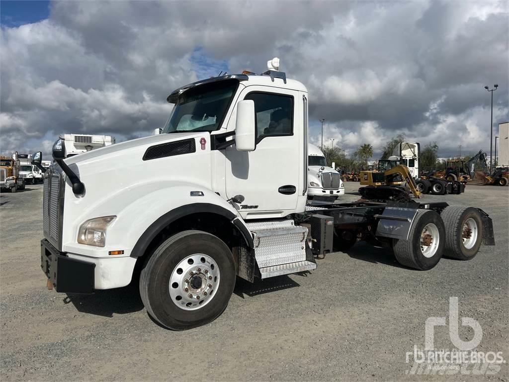 Kenworth T880 Tractor Units