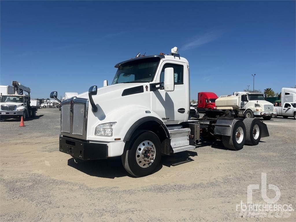Kenworth T880 Tractor Units