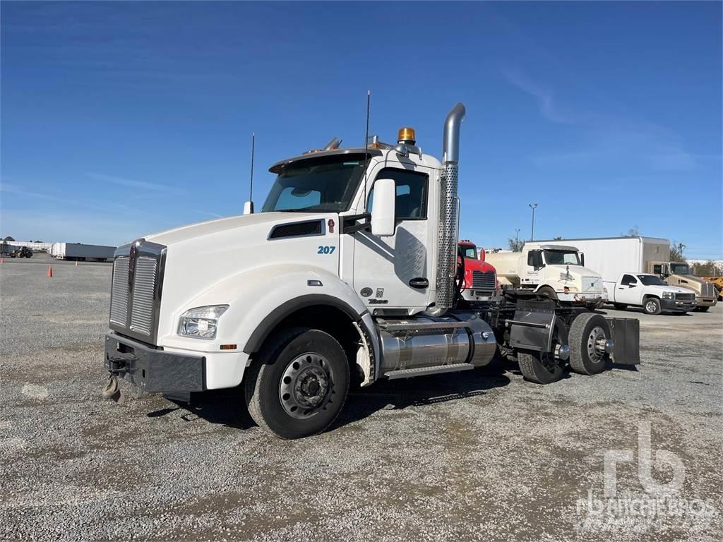 Kenworth T880 Tractor Units