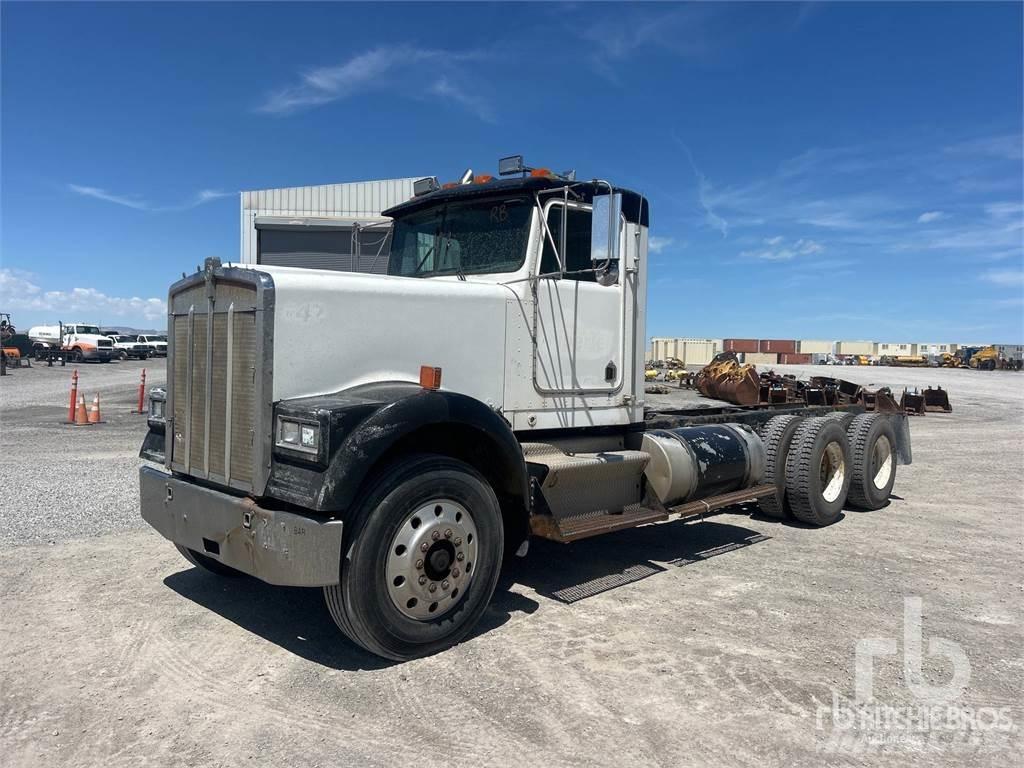 Kenworth W900 Chassis Cab trucks