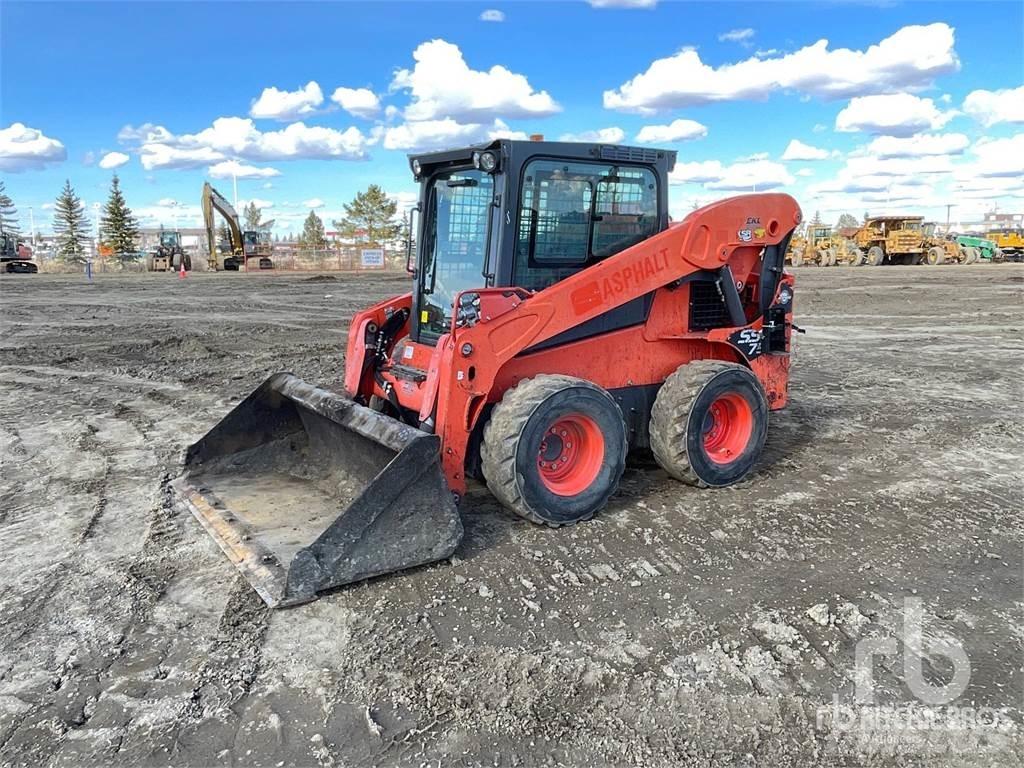 Kubota SSV75 Skid steer loaders