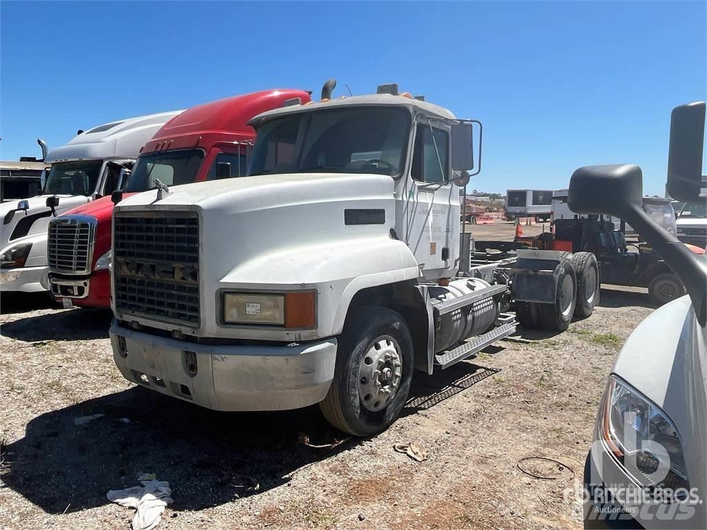 Mack CH613 Tractor Units