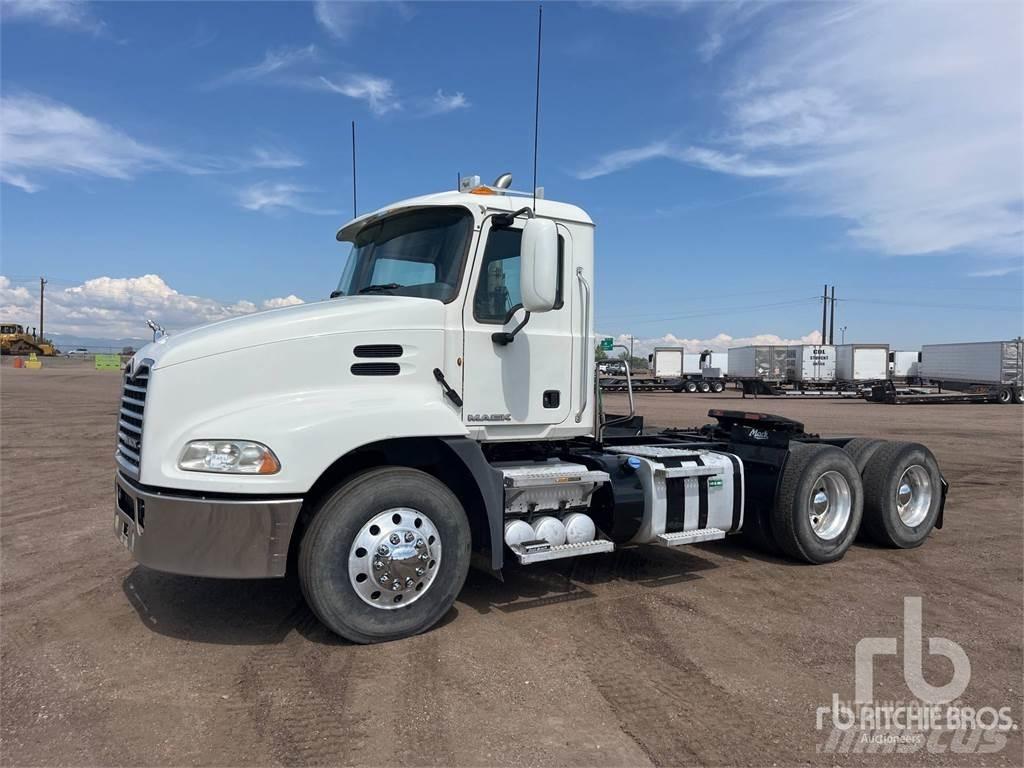 Mack CH613 Tractor Units