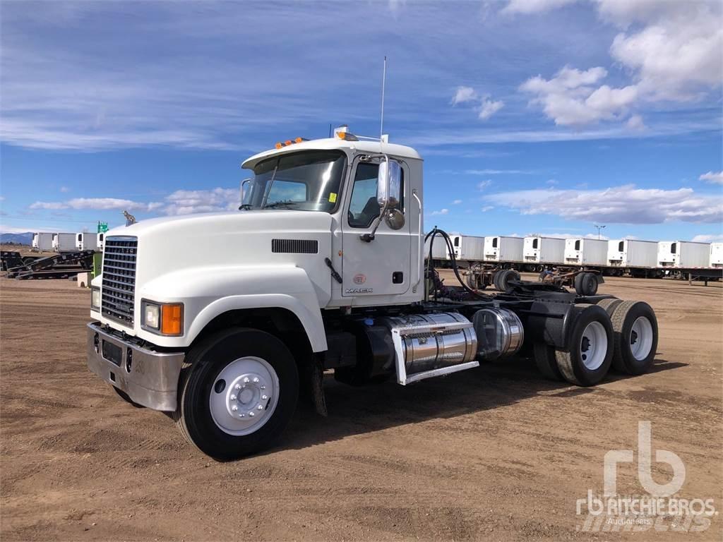 Mack CHU613 Tractor Units