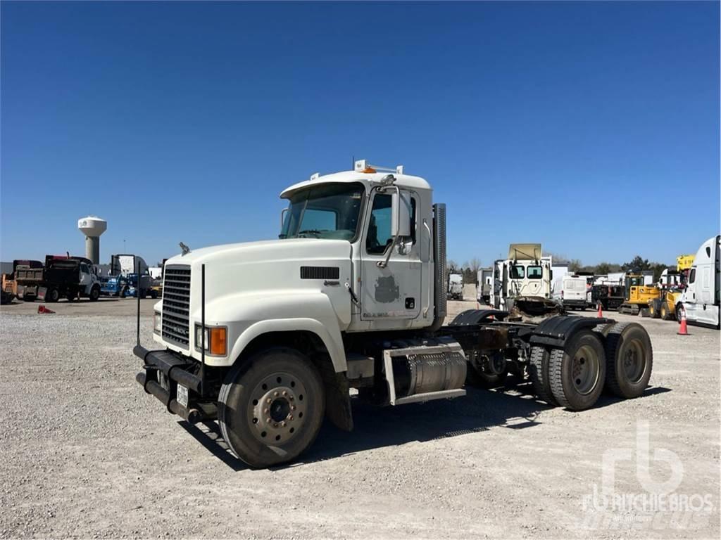 Mack CHU613 Tractor Units